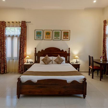 Sterling Jaisinghgarh Udaipur Hotel Екстериор снимка
